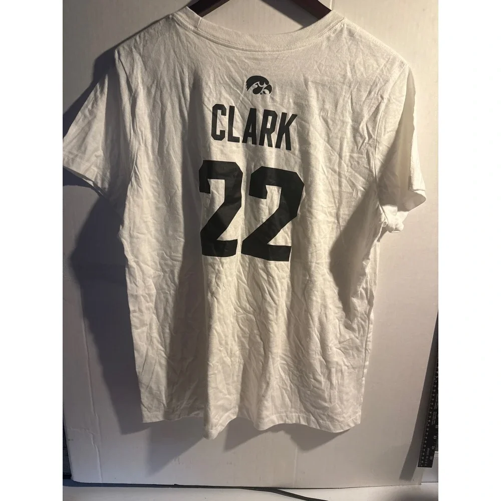 Nike Iowa Hawkeyes Caitlin Clark 22 T-Shirt White Womens XL Basketball Tee NWOT